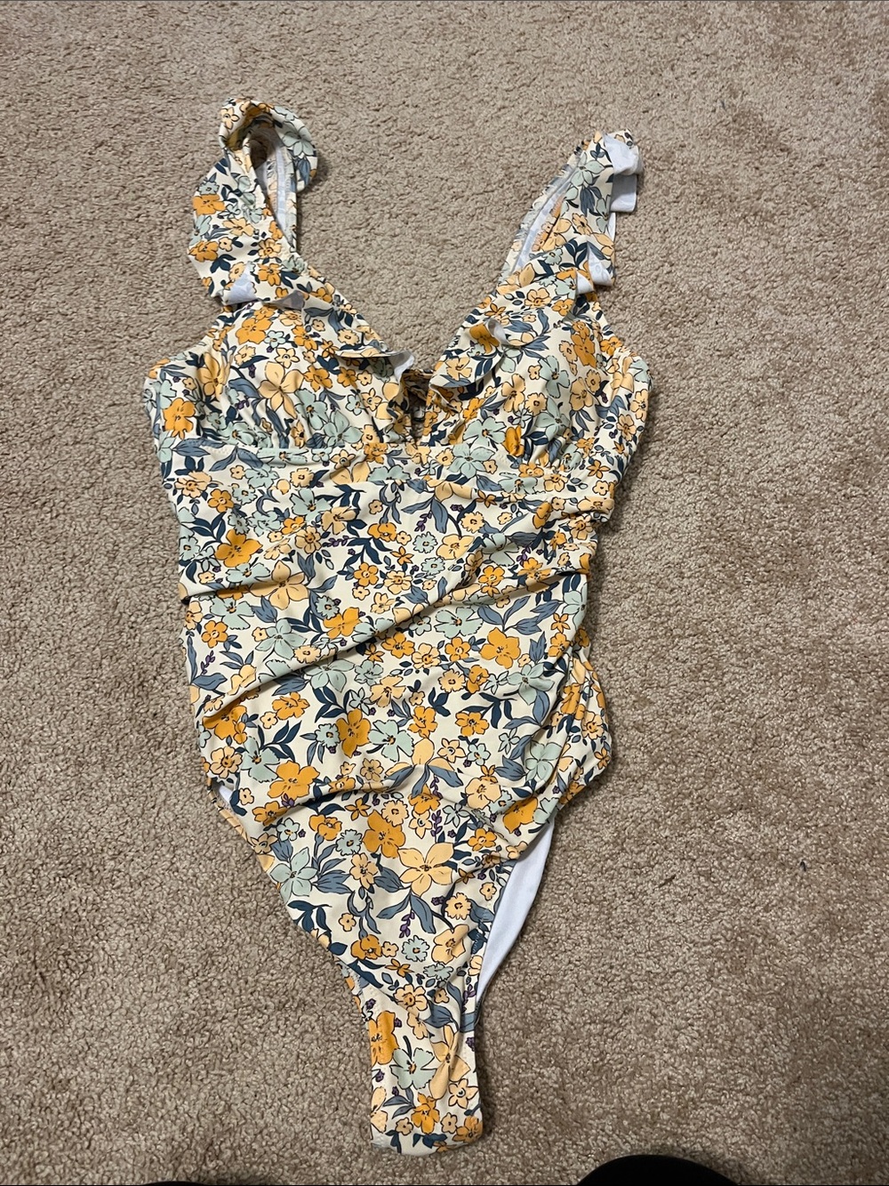 Cupshe XL NWOT Yellow Floral One-Piece Swimsuit, cream floral
